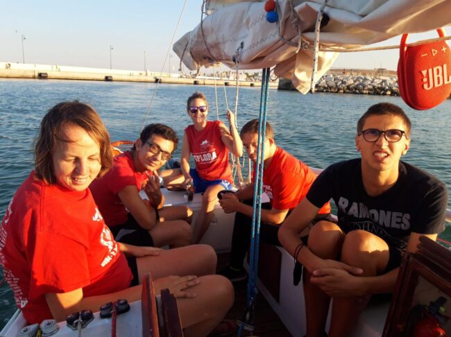 vela al tramonto